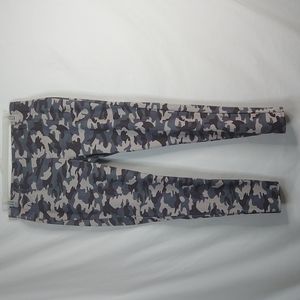 Faded Glory Grey Camouflage Pant Size: L/G (12-14)